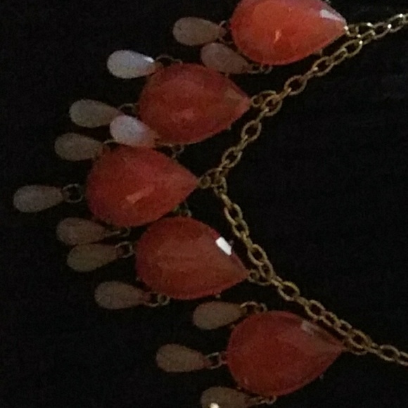 Statement necklace. - Picture 2 of 4